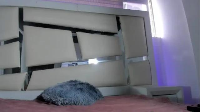 Image 4 of chrystal_jade Stream on Chaturbate on 13 days ago