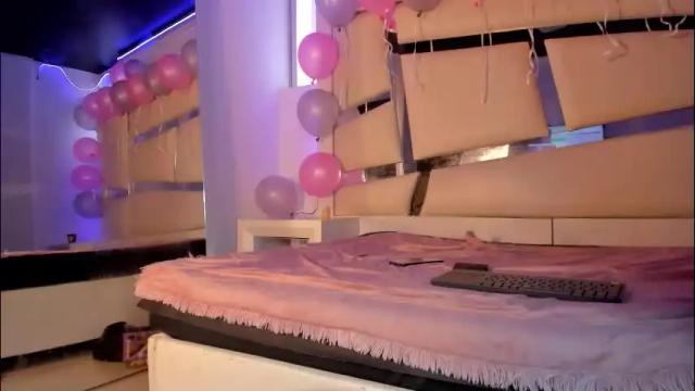 Image 6 of chrystal_jade Stream on Chaturbate on 1 month ago