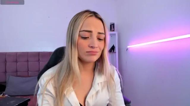 Image 2 of ciindy_love_ Stream on Chaturbate on 16 months ago
