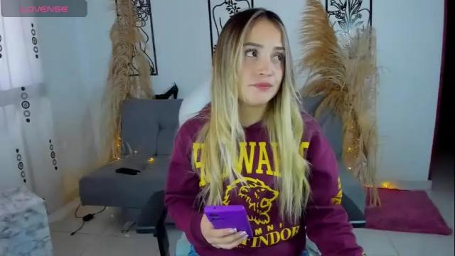 Image 7 of ciindy_lovee Stream on Chaturbate on 2 months ago