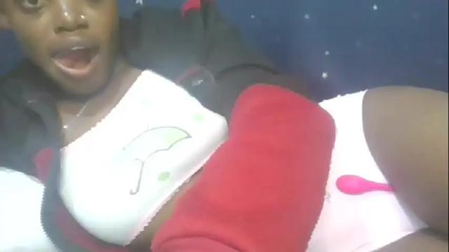 Image 3 of cilia_petite Stream on Chaturbate on 1 month ago