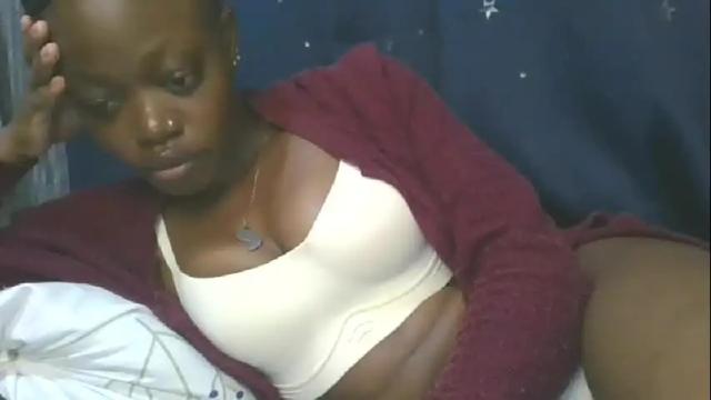 Image 3 of cilia_petite Stream on Chaturbate on 13 days ago