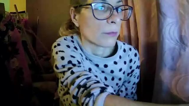 Image 4 of cinderella_daiy Stream on Chaturbate on 19 months ago