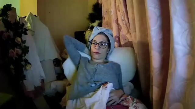 Image 3 of cinderella_daiy Stream on Chaturbate on 19 months ago