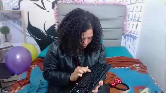 Image 2 of cindycastillo707rs Stream on Chaturbate on 18 hours ago