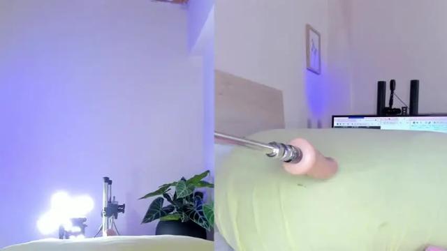 Image 12 of cinnamon_afrodit Stream on Chaturbate on 13 months ago
