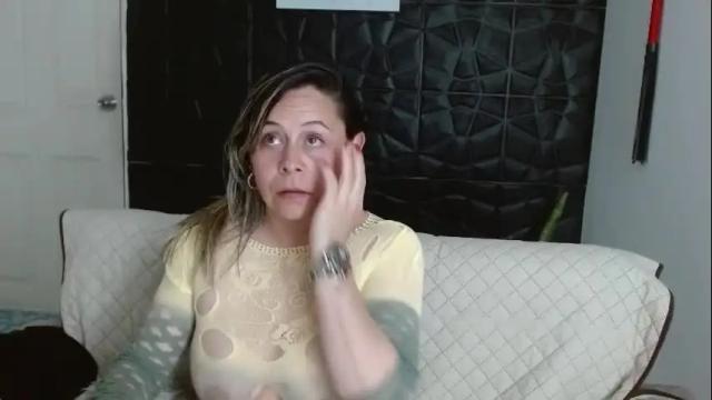 Image 4 of cinthia1609 Stream on Chaturbate on 1 month ago