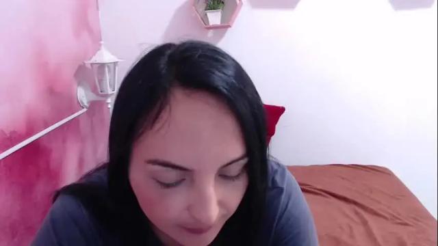 Image 2 of cinthya_dan Stream on Chaturbate on 1 month ago