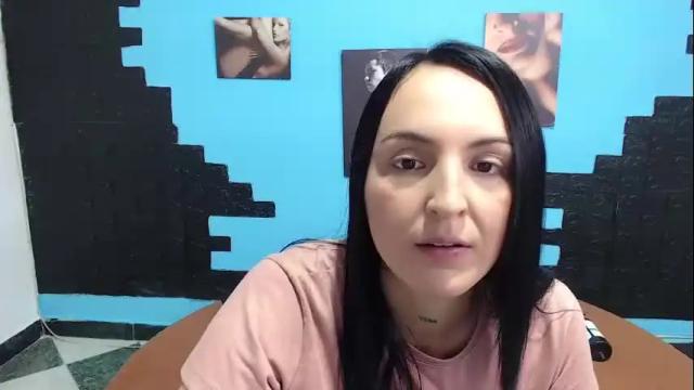 Image 2 of cinthya_dan Stream on Chaturbate on 17 days ago