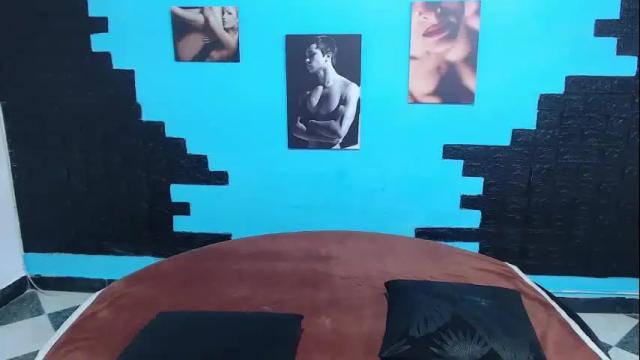 Image 2 of cinthya_dan Stream on Chaturbate on 2 days ago