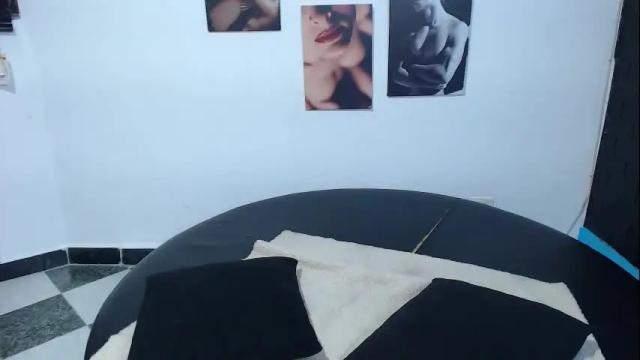 Image 11 of cinthya_dan Stream on Chaturbate on 2 months ago