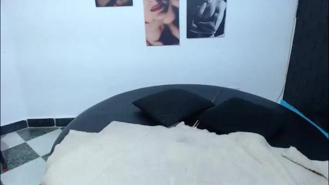 Image 2 of cinthya_dan Stream on Chaturbate on 2 months ago