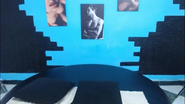 Image 7 of cinthya_dan Stream on Chaturbate on 1 month ago