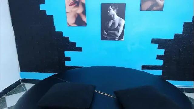 Image 2 of cinthya_dan Stream on Chaturbate on 1 month ago