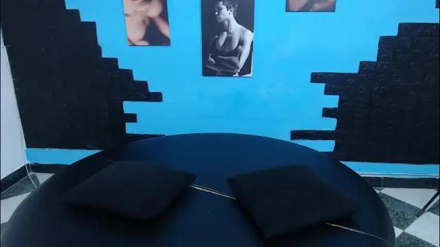 Image 2 of cinthya_dan Stream on Chaturbate on 1 month ago