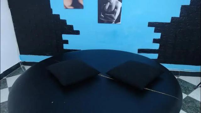 Image 2 of cinthya_dan Stream on Chaturbate on 25 days ago