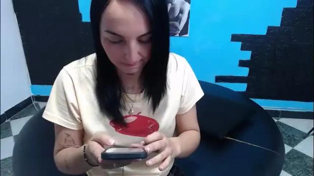 Image 6 of cinthya_dan Stream on Chaturbate on 25 days ago