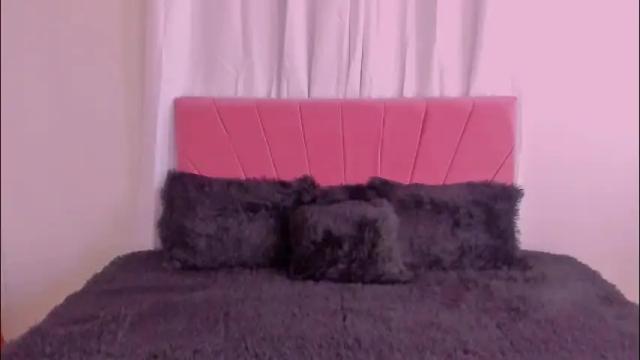 Image 2 of cintiacolins Stream on Chaturbate on 1 month ago