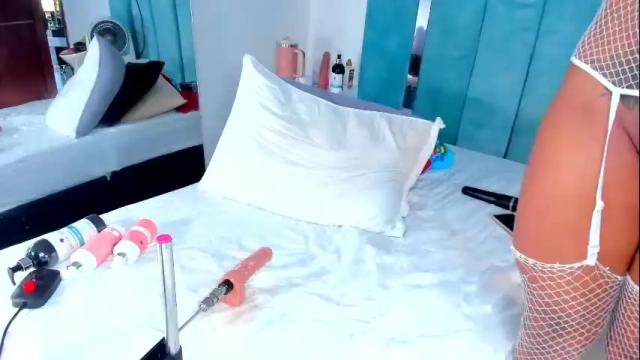 Image 3 of cintiavega Stream on Chaturbate on 22 days ago