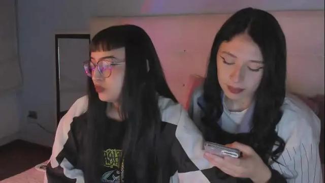 Image 4 of cintya_kors Stream on Chaturbate on 2 months ago