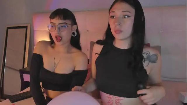 Image 2 of cintya_kors Stream on Chaturbate on 1 month ago