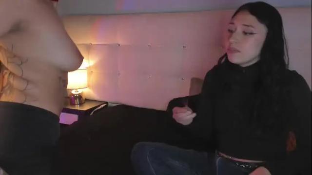 Image 3 of cintya_kors Stream on Chaturbate on 1 month ago