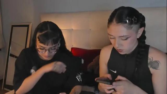 Image 3 of cintya_kors Stream on Chaturbate on 1 month ago