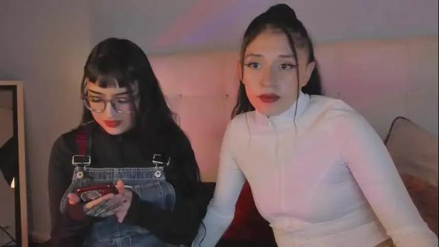 Image 3 of cintya_kors Stream on Chaturbate on 1 month ago