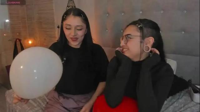 Image 7 of cintya_kors Stream on Chaturbate on 16 days ago