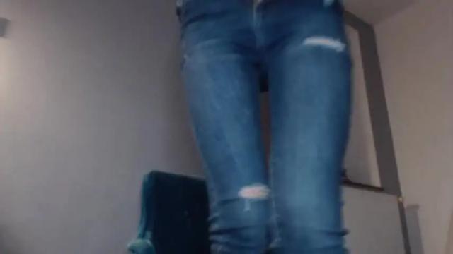 Image 4 of claireparis Stream on Chaturbate on 21 months ago