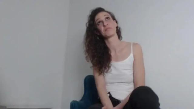 Image 2 of claireparis Stream on Chaturbate on 20 months ago