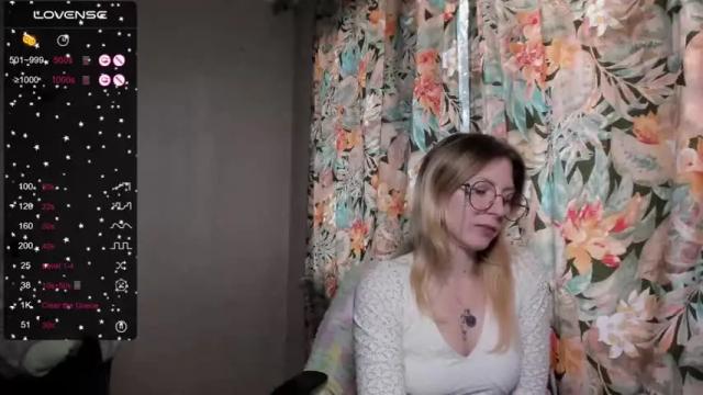 Image 4 of clairesemwincheste Stream on Chaturbate on 20 months ago