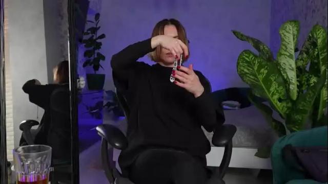 Image 2 of clara_bendover Stream on Chaturbate on 1 month ago