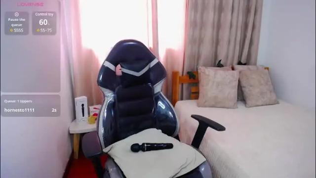 Image 6 of clara_hot_milf Stream on Chaturbate on 5 days ago