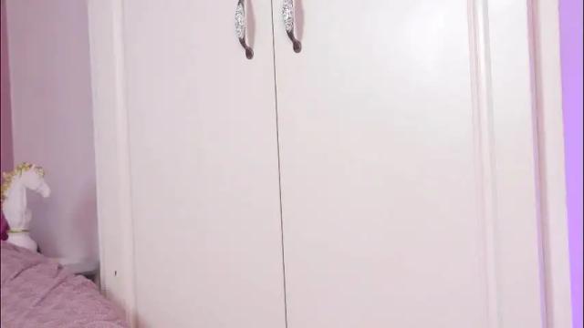Image 11 of clarahazell Stream on Chaturbate on 24 days ago