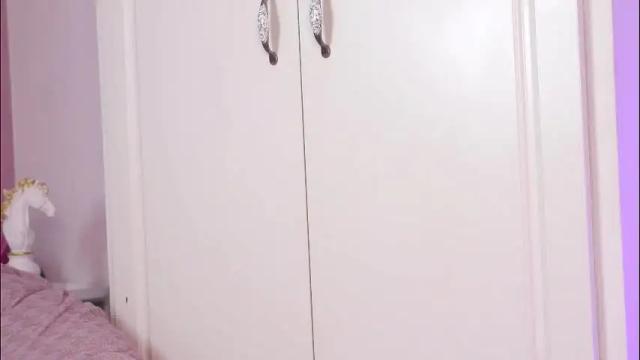 Image 12 of clarahazell Stream on Chaturbate on 24 days ago