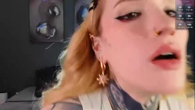 Image 3 of clarewoods Stream on Chaturbate on 1 month ago