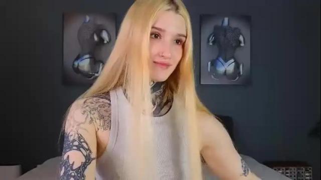 Image 3 of clarewoods Stream on Chaturbate on 3 months ago
