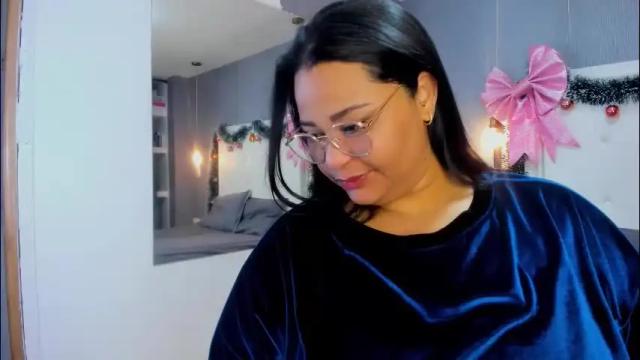 Image 3 of clarigil Stream on Chaturbate on 23 days ago