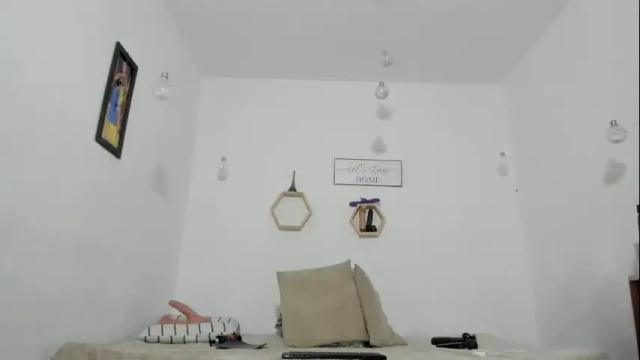 Image 4 of clarise_cooper Stream on Chaturbate on 25 days ago