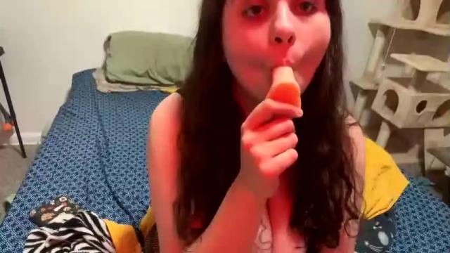 Image 3 of clarissaberry Stream on Chaturbate on 15 months ago