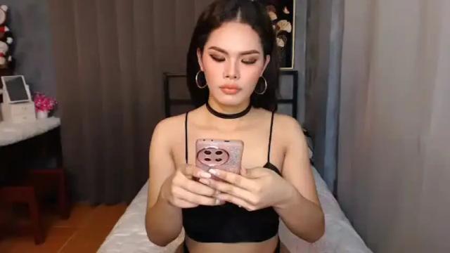Image 2 of classy_maika Stream on Chaturbate on 1 month ago