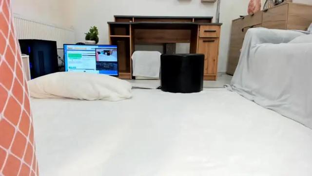 Image 10 of classy_medeeea Stream on Chaturbate on 9 days ago