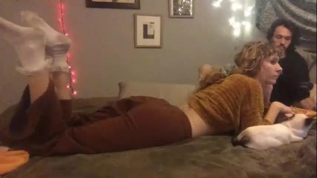Image 10 of clementinelovesrex Stream on Chaturbate on 16 months ago