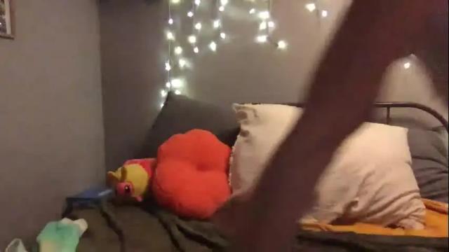Image 4 of clementinelovesrex Stream on Chaturbate on 18 months ago