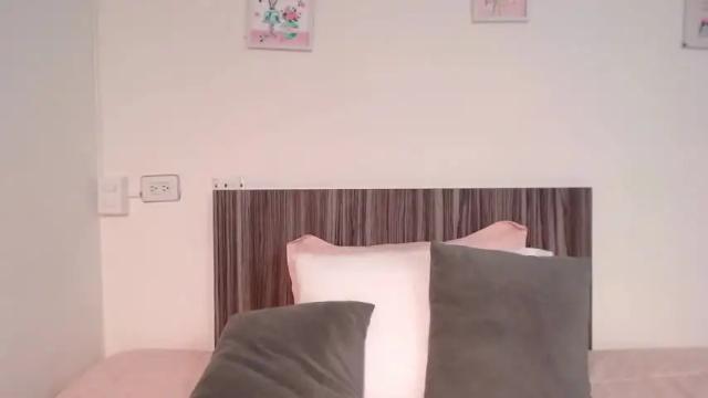 Image 11 of cleobasett Stream on Chaturbate on 14 months ago
