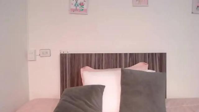 Image 12 of cleobasett Stream on Chaturbate on 14 months ago