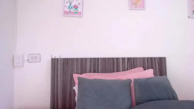 Image 2 of cleobasett Stream on Chaturbate on 14 months ago