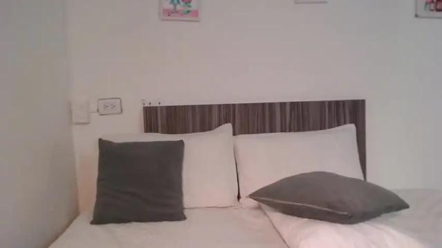 Image 10 of cleobasett Stream on Chaturbate on 14 months ago
