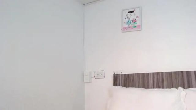 Image 8 of cleobasett Stream on Chaturbate on 14 months ago